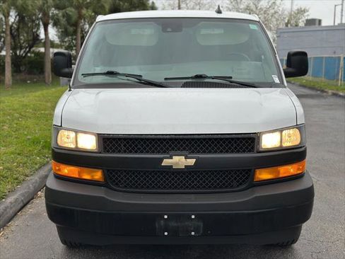 Used 2021 Chevrolet Express 2500 w/ Driver Convenience Package image 3