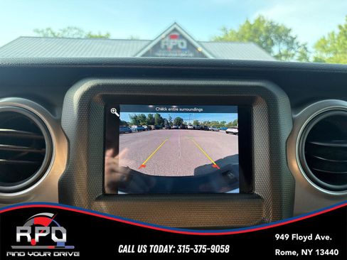 Used 2021 Jeep Gladiator Sport AWD/4WD image 16