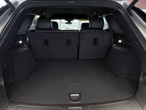 Used 2025 Cadillac XT5 Luxury w/ LPO, Floor Liner Package FWD image 9
