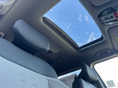 New 2026 Kia EV9 Wind image 18