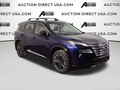 Used 2025 Nissan Rogue Platinum FWD image 42