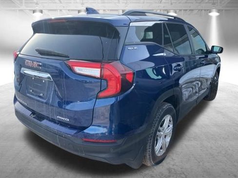 Used 2023 GMC Terrain SLE w/ Driver Convenience Package image 4