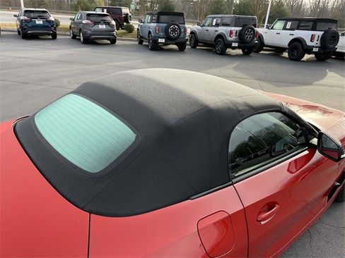 Used 2022 BMW Z4 M40i w/ Premium Package image 12