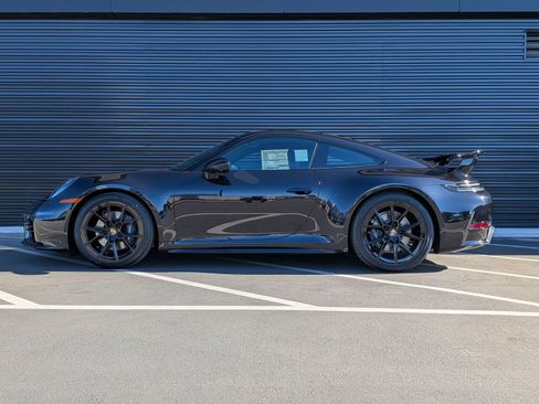 Used 2026 Porsche 911 Carrera image 2