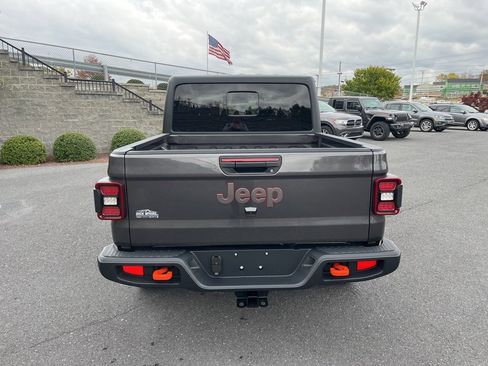 New 2025 Jeep Gladiator Mojave w/ Convenience Group image 8