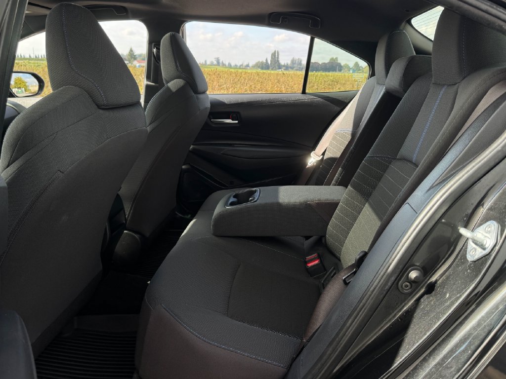 Certified 2022 Toyota Corolla SE w/ SE Premium Package FWD image 21