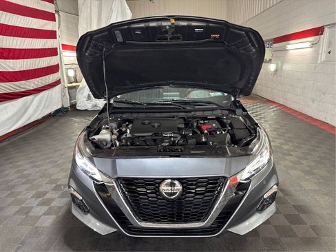 Used 2020 Nissan Altima 2.5 Platinum FWD image 11