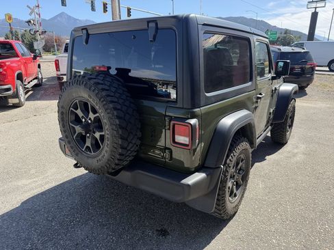 Used 2022 Jeep Wrangler Sport AWD/4WD image 18