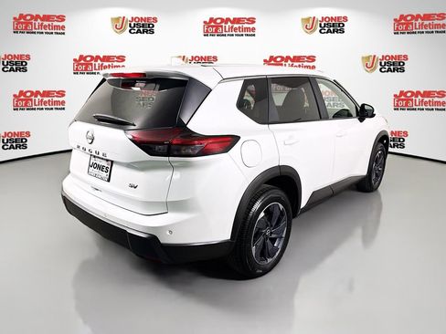 Certified 2024 Nissan Rogue SV FWD image 15