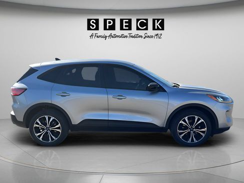 Used 2021 Ford Escape SE w/ SE Sport Appearance Package AWD/4WD image 6