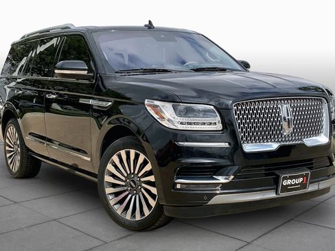 Used 2019 Lincoln Navigator Reserve AWD/4WD image 3