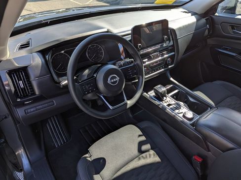 Used 2022 Nissan Pathfinder S AWD/4WD image 13