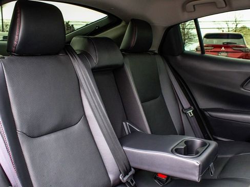 Used 2024 Toyota Prius Prime Premium image 36