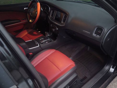 Used 2016 Dodge Charger SXT w/ AWD Plus Group image 17