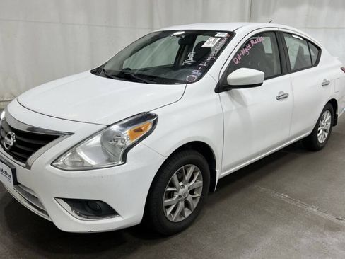 Used 2015 Nissan Versa SV w/ SV Appearance Package FWD image 1