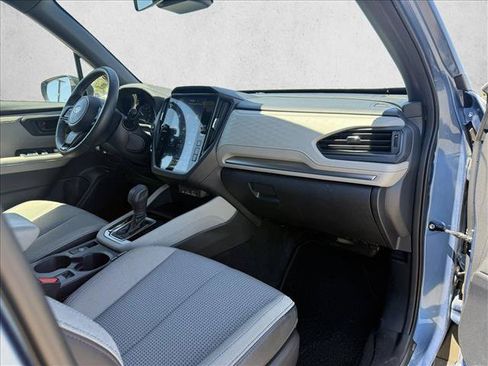 Used 2025 Subaru Forester Premium AWD/4WD image 12