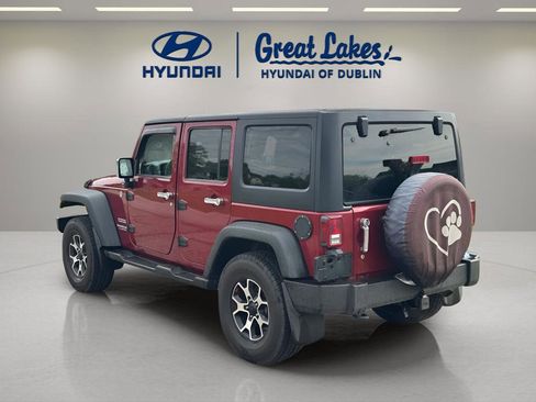 Used 2013 Jeep Wrangler Unlimited Sport AWD/4WD image 3