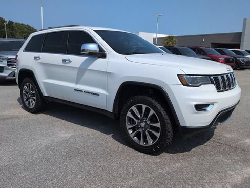 Used 2018 Jeep Grand Cherokee Limited AWD/4WD image 2
