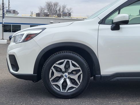 Used 2019 Subaru Forester Premium image 9