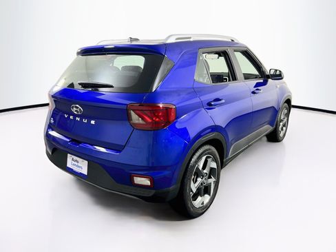 Used 2023 Hyundai Venue Limited w/ Cargo Package FWD image 5