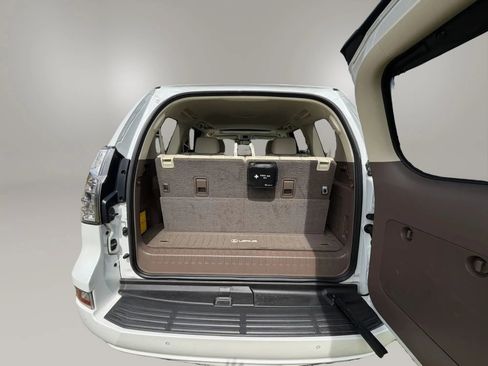 Used 2016 Lexus GX 460 w/ Premium Package AWD/4WD image 19