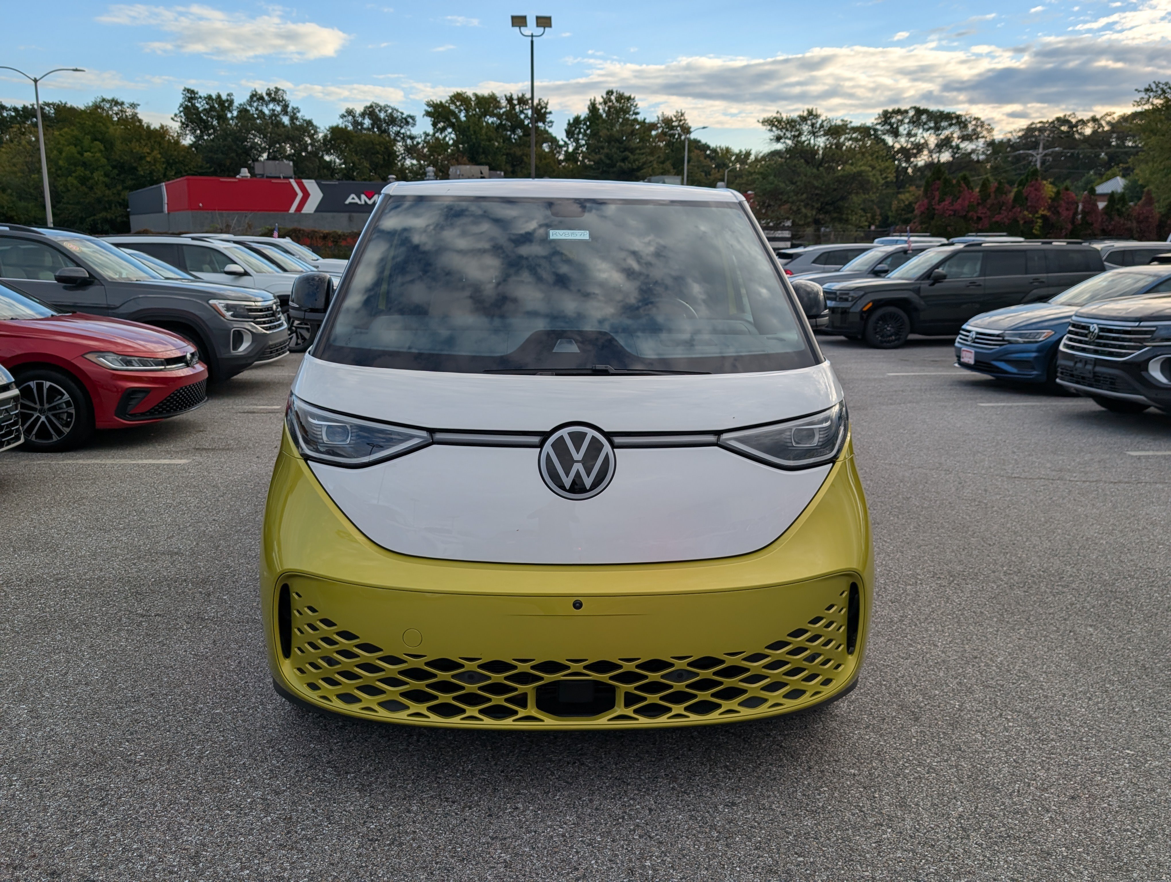 Used 2025 Volkswagen ID. Buzz Pro S Plus RWD image 9