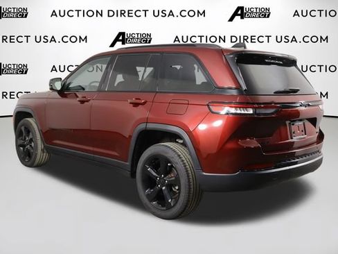 Used 2023 Jeep Grand Cherokee Limited w/ Black Appearance Package AWD/4WD image 41