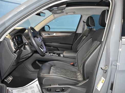 Certified 2025 Volkswagen Atlas SEL Premium R-Line image 7