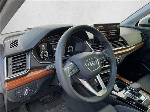 Used 2023 Audi Q5 e Premium Plus w/ Premium Plus Package image 10