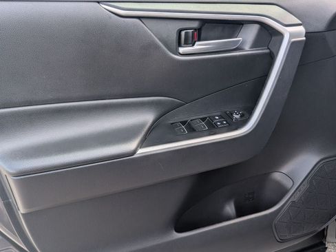 Certified 2025 Toyota RAV4 XLE AWD/4WD image 9