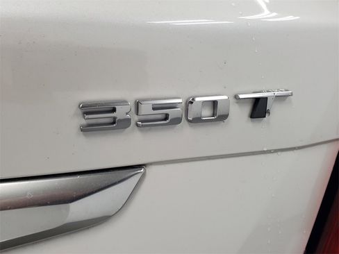 New 2026 Cadillac XT5 Luxury w/ LPO, Floor Liner Package image 28