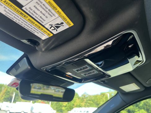 Used 2024 Land Rover Range Rover Velar Dynamic HSE image 22