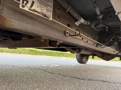 Used 2005 GMC Sierra 2500 SLT w/ Heavy-Duty Power Package image 29