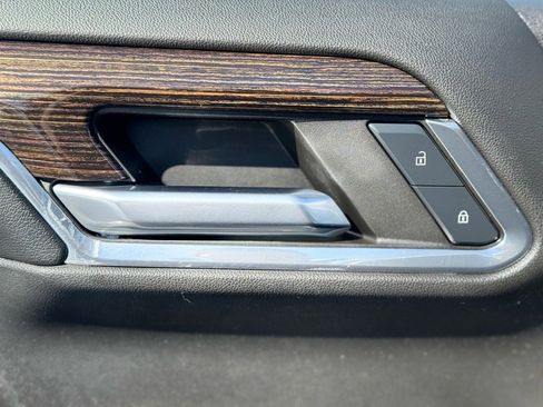 Used 2024 GMC Sierra 1500 Elevation image 24