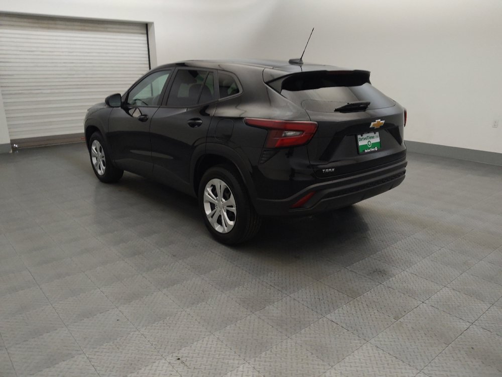Used 2024 Chevrolet Trax LS FWD image 5