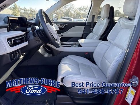 Used 2025 Lincoln Aviator Reserve w/ Equipment Group 201A AWD/4WD image 9