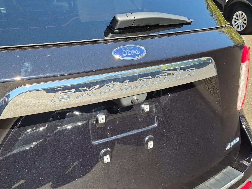 Certified 2023 Ford Explorer XLT w/ Equipment Group 202A AWD/4WD image 38