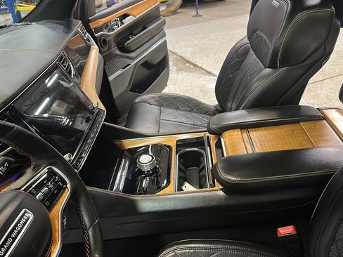 Used 2022 Jeep Grand Wagoneer Series III w/ Rear Seat Video Group 1 image 26