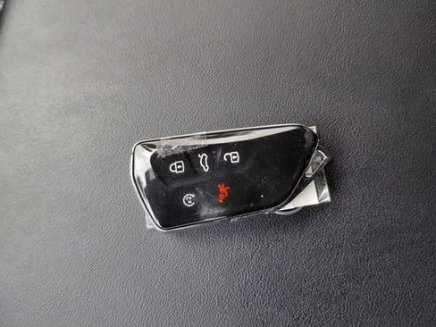 Used 2024 Volkswagen Atlas SE FWD image 32