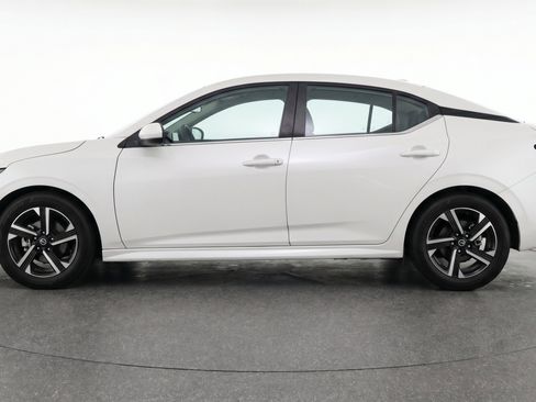 Used 2025 Nissan Sentra SV image 5