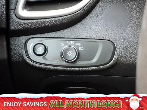 Used 2020 Chevrolet Trax LT w/ LT Convenience Package image 20