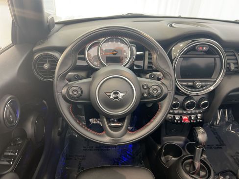 Used 2019 MINI Cooper S w/ Premium Package image 22