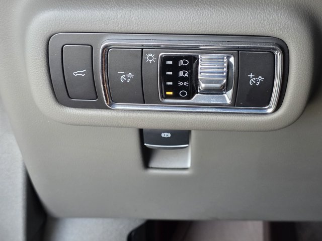 Used 2025 Lincoln Nautilus Reserve w/ Jet Appearance Package AWD/4WD image 28