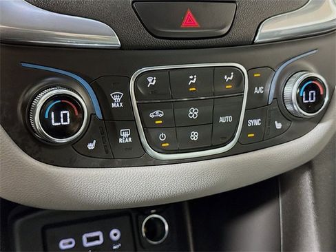 Used 2020 Chevrolet Equinox LT image 13