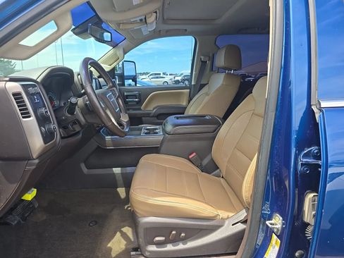 Used 2017 GMC Sierra 2500 Denali w/ Duramax Plus Package AWD/4WD image 5
