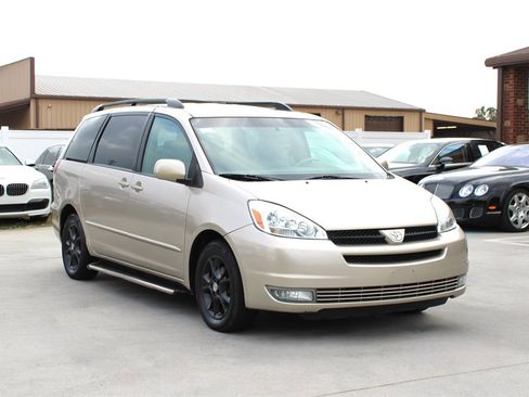 Used 2005 Toyota Sienna XLE image 9