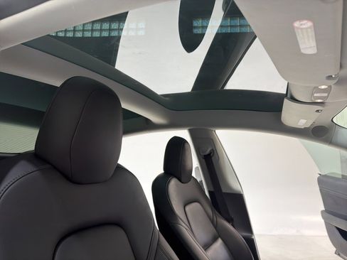 Used 2019 Tesla Model 3 Standard Range Plus image 28