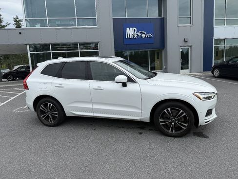 Used 2019 Volvo XC60 T5 Momentum w/ Multimedia Package AWD/4WD image 5