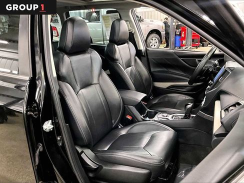 Used 2023 Subaru Forester Limited image 9