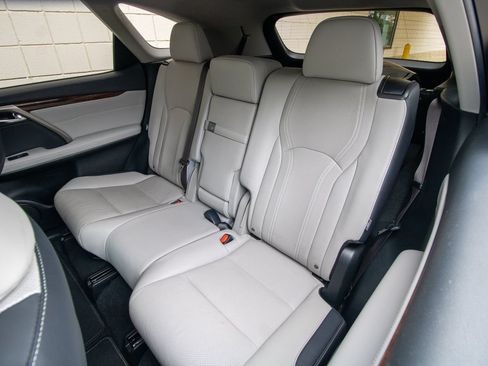 Used 2019 Lexus RX 350L FWD w/ Premium Package image 18